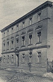 The building in 1927-1929