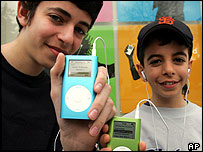 iPod buyers in Los Angeles