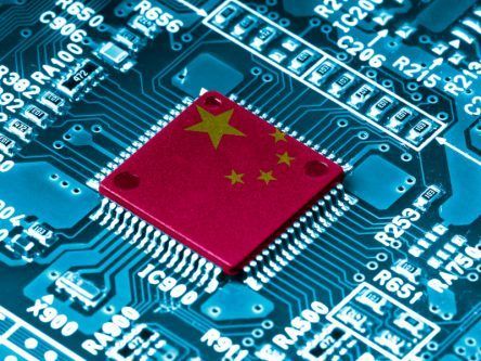 The US curbs exports of more AI chips to China