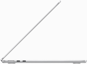 Vue de profil d’un MacBook Air argent